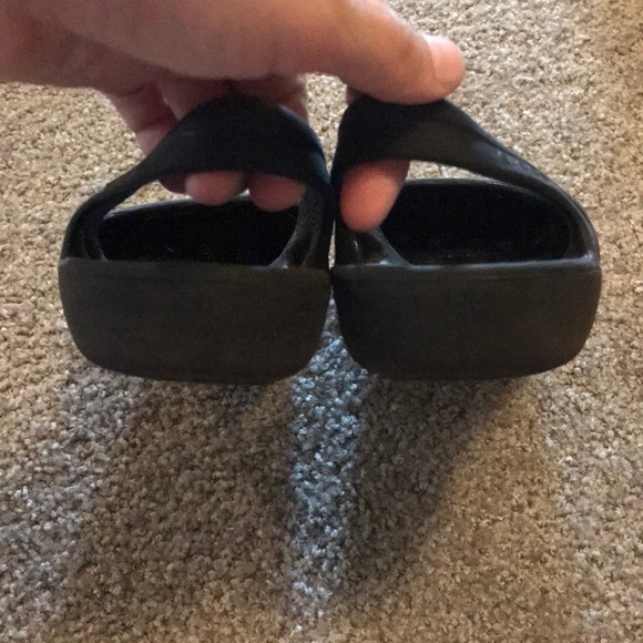 Crocs Clogs - Picture 4 of 5